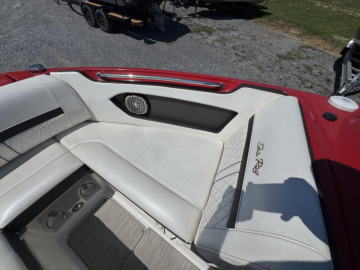 Used 2017 Sea Ray 230 SLX W