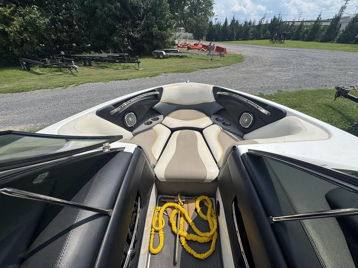 Used 2012 Malibu Wakesetter LSV