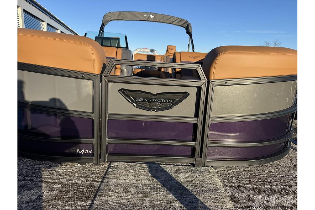 2025 Bennington 24 M Swingback