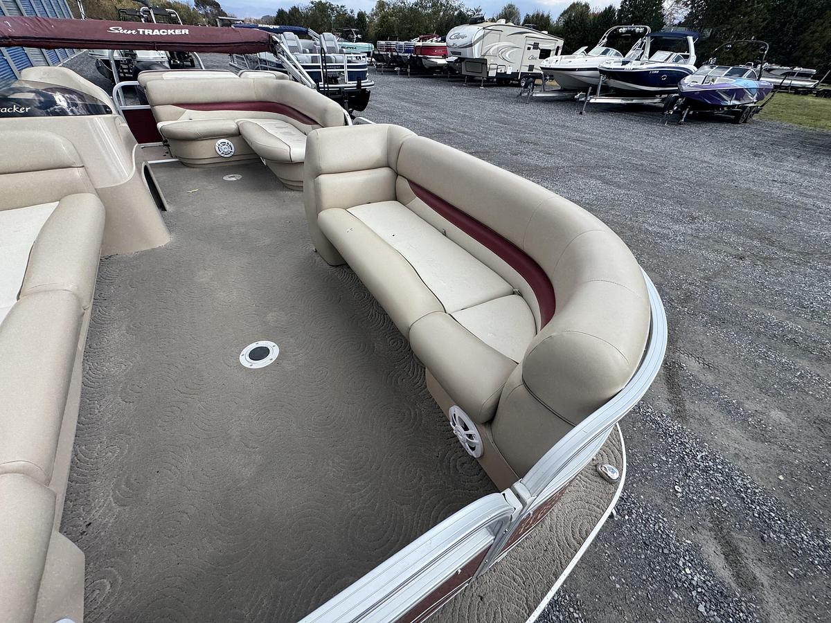 Used 2013 Sun Tracker Party Barge 22 DLX