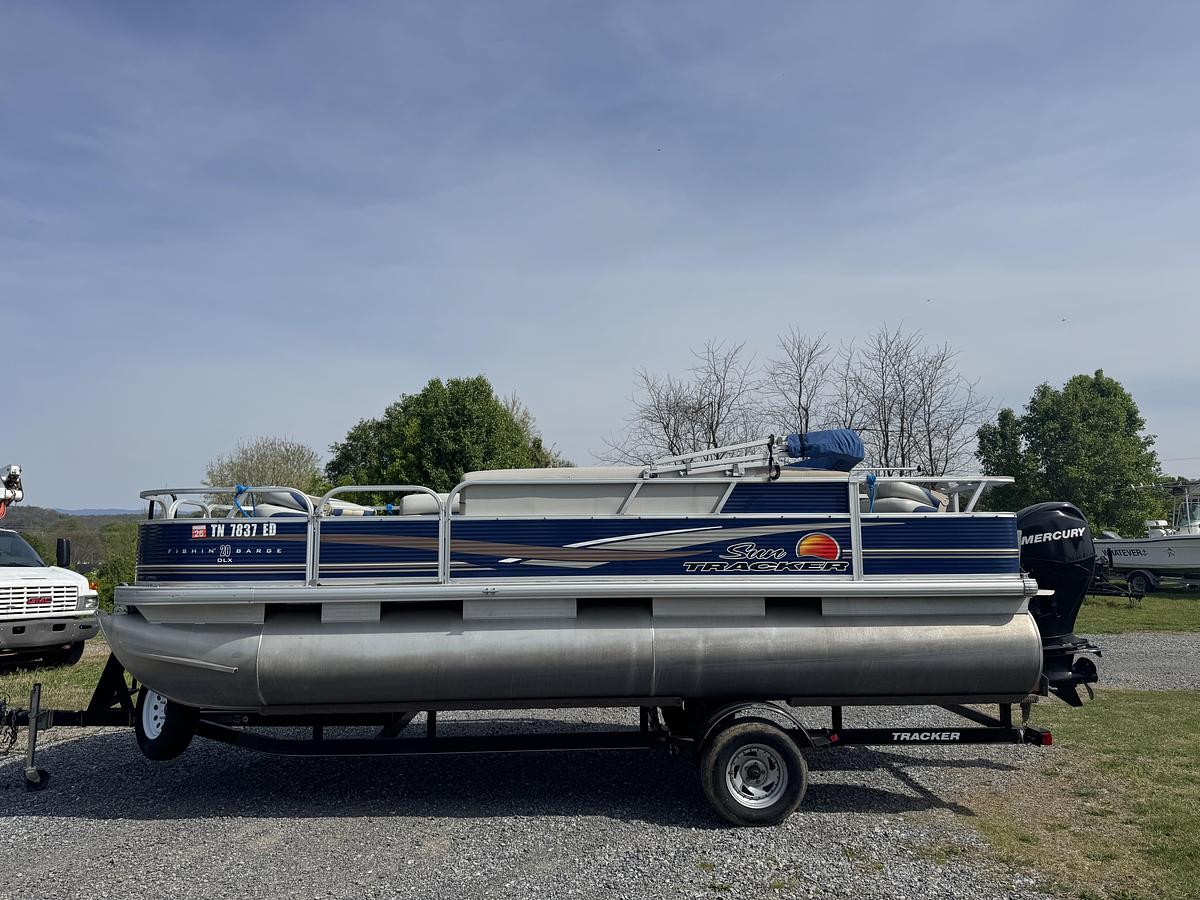 Used Sun Tracker 20 DLX Fishing Barge
