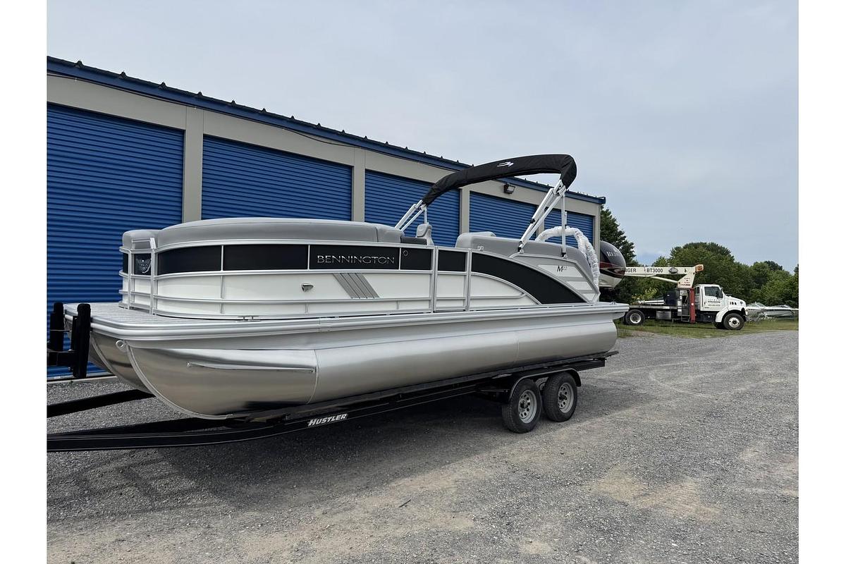 2025 Bennington M Series 22 ML