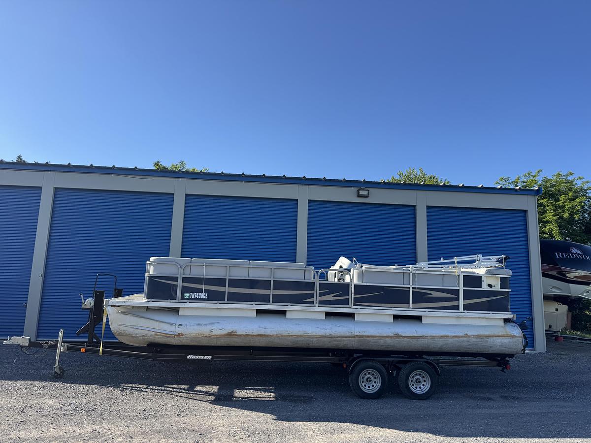 Used 1999 Crest 2200 DL