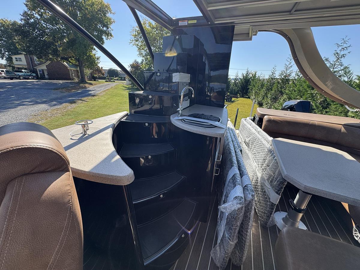 2027 Premier 330 Escalante