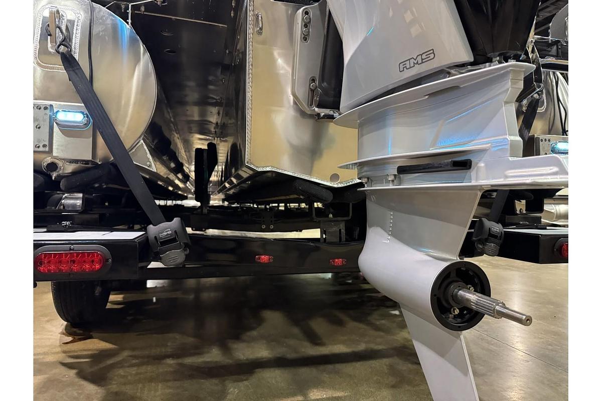 2025 Premier Solaris Rear Social