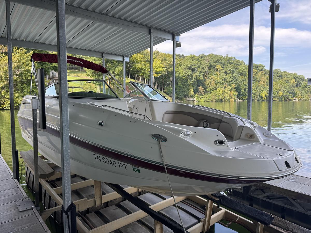 Used 2004 Chaparral 236 Sunesta