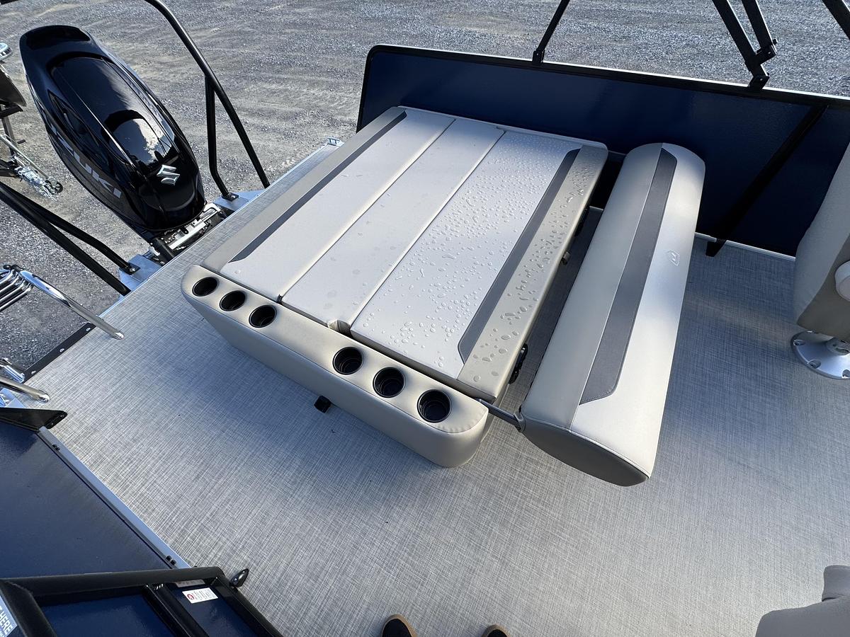 Used 2026 Premier 220 SunScape RL