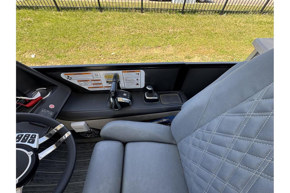 2025 Premier Escalante 330