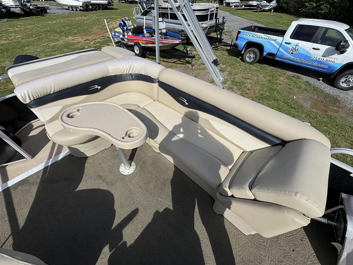 Used 2008 Bennington 22 SL