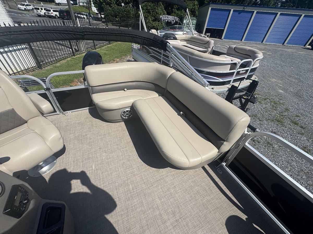 Used 2024 Sun Tracker Party Barge 16 DLX
