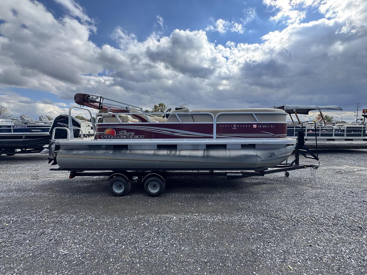 Used 2013 Sun Tracker Party Barge 22 DLX