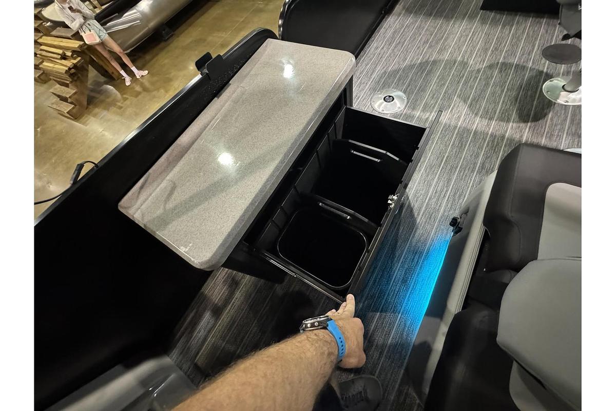 2025 Premier Solaris Rear Social