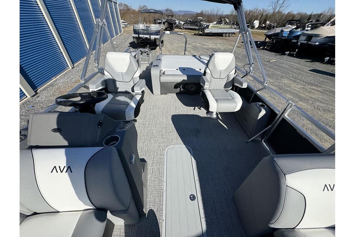 2025 Avalon Venter 85 Versatile Rear Bench