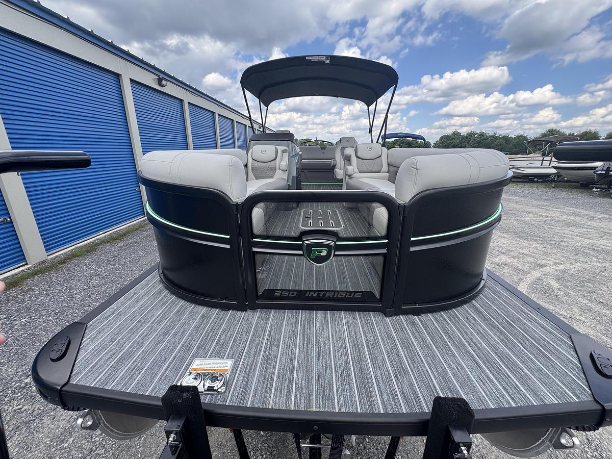 2026 Premier 250 Intrigue RLO