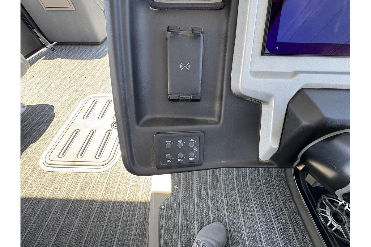 2025 Premier Escalante 330