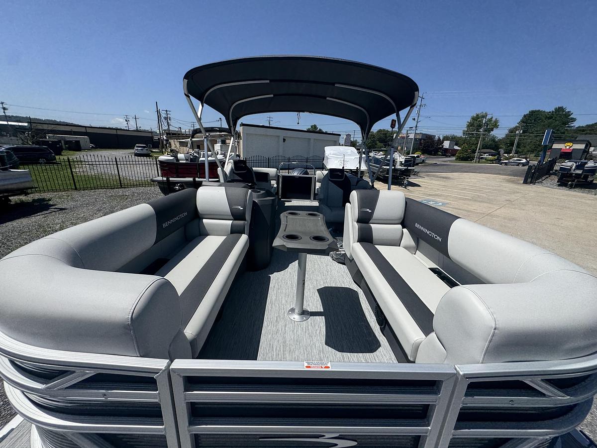 2026 Bennington 22 SSR - Tritoon