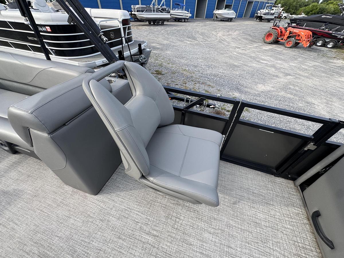 Used 2021 Avalon Venture 2280 QL