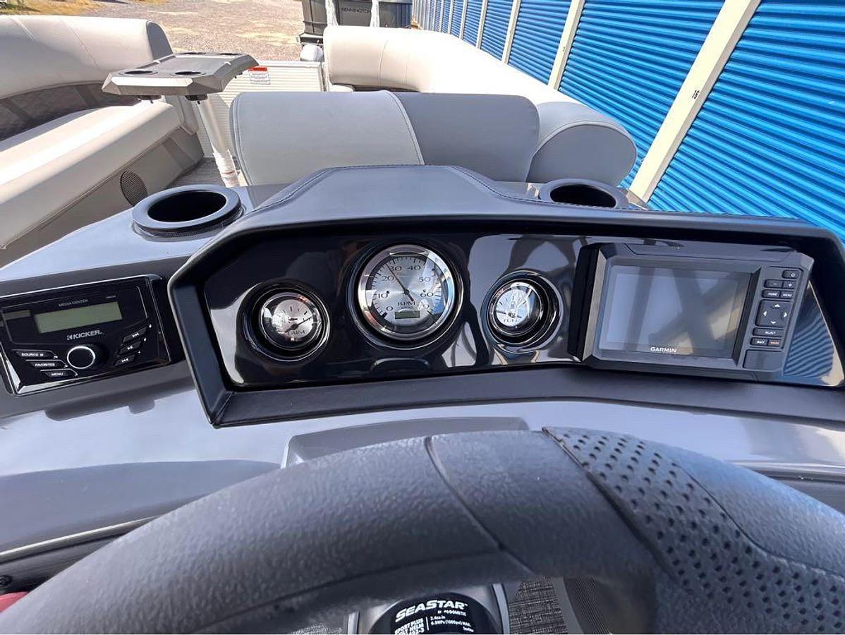 2025 Bennington 22 SSR-SPS