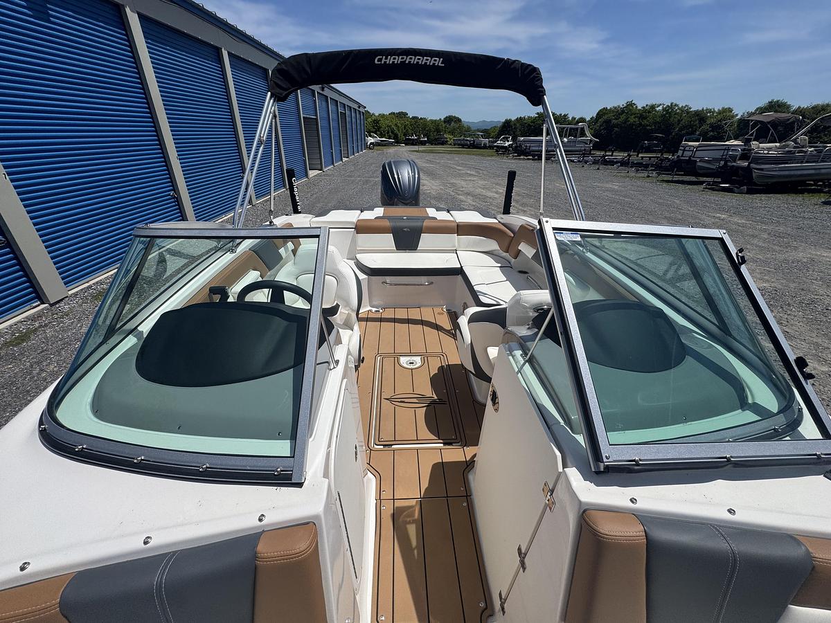 Used 2023 Chaparral 23 SSI Outboard