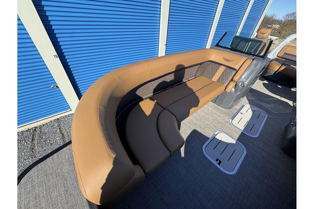 2025 Bennington 24 M Swingback