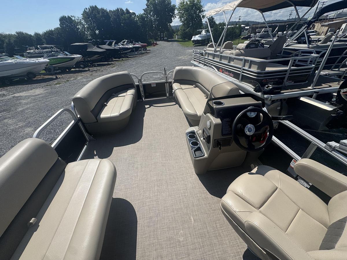 Used 2024 Sun Tracker Party Barge 16 DLX