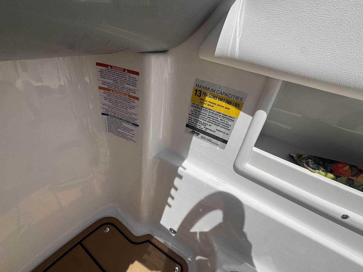 Used 2023 Chaparral 23 SSI Outboard