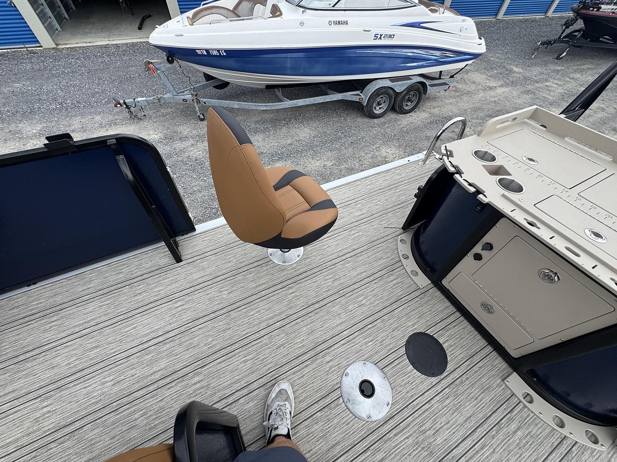 2026 Premier 230 SunSation Angler