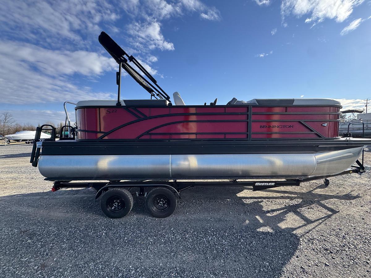 2026 Bennington 22 SSR-Tritoon