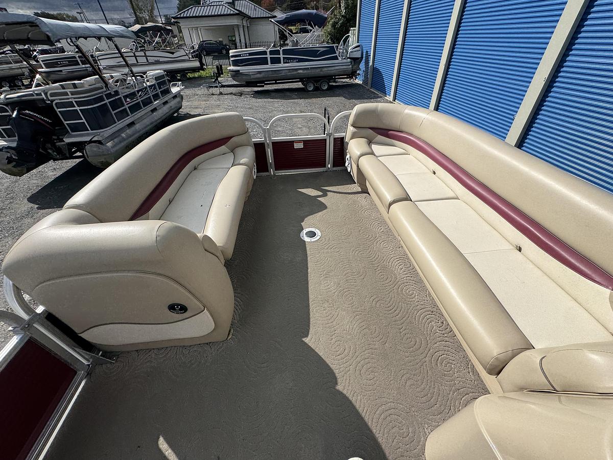 Used 2013 Sun Tracker Party Barge 22 DLX