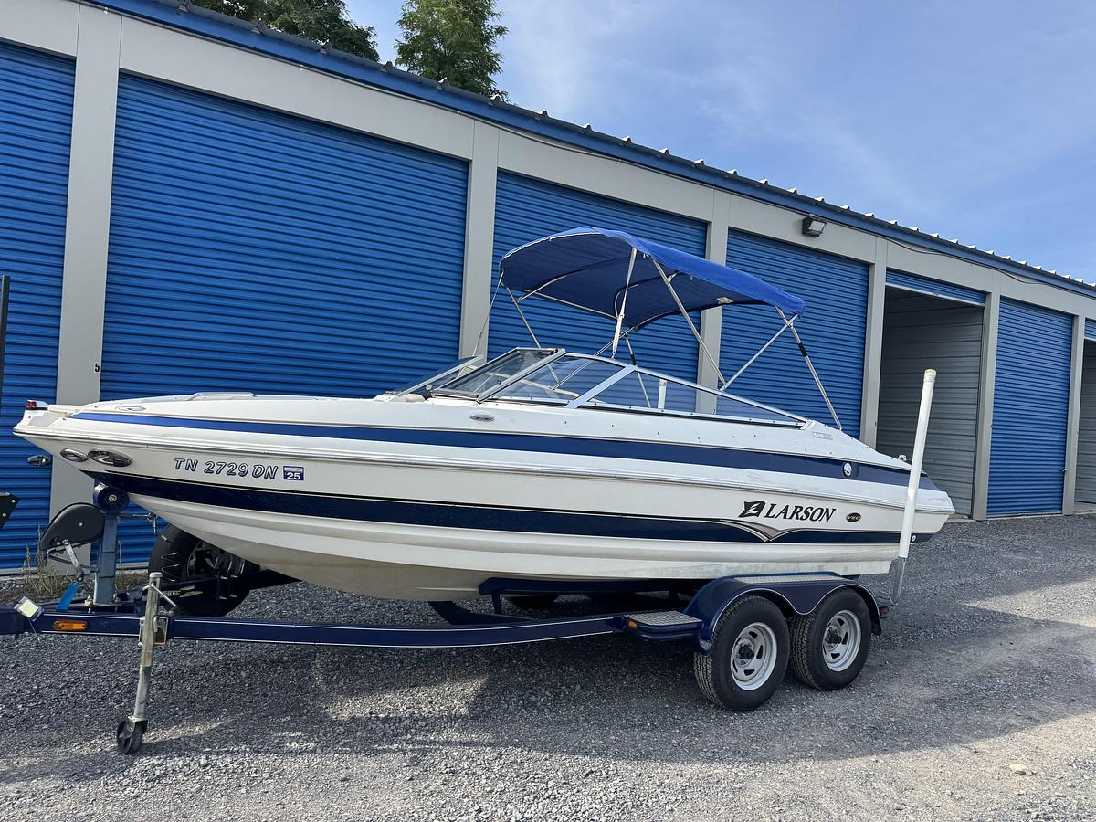 Used 2005 Larson LXI 208