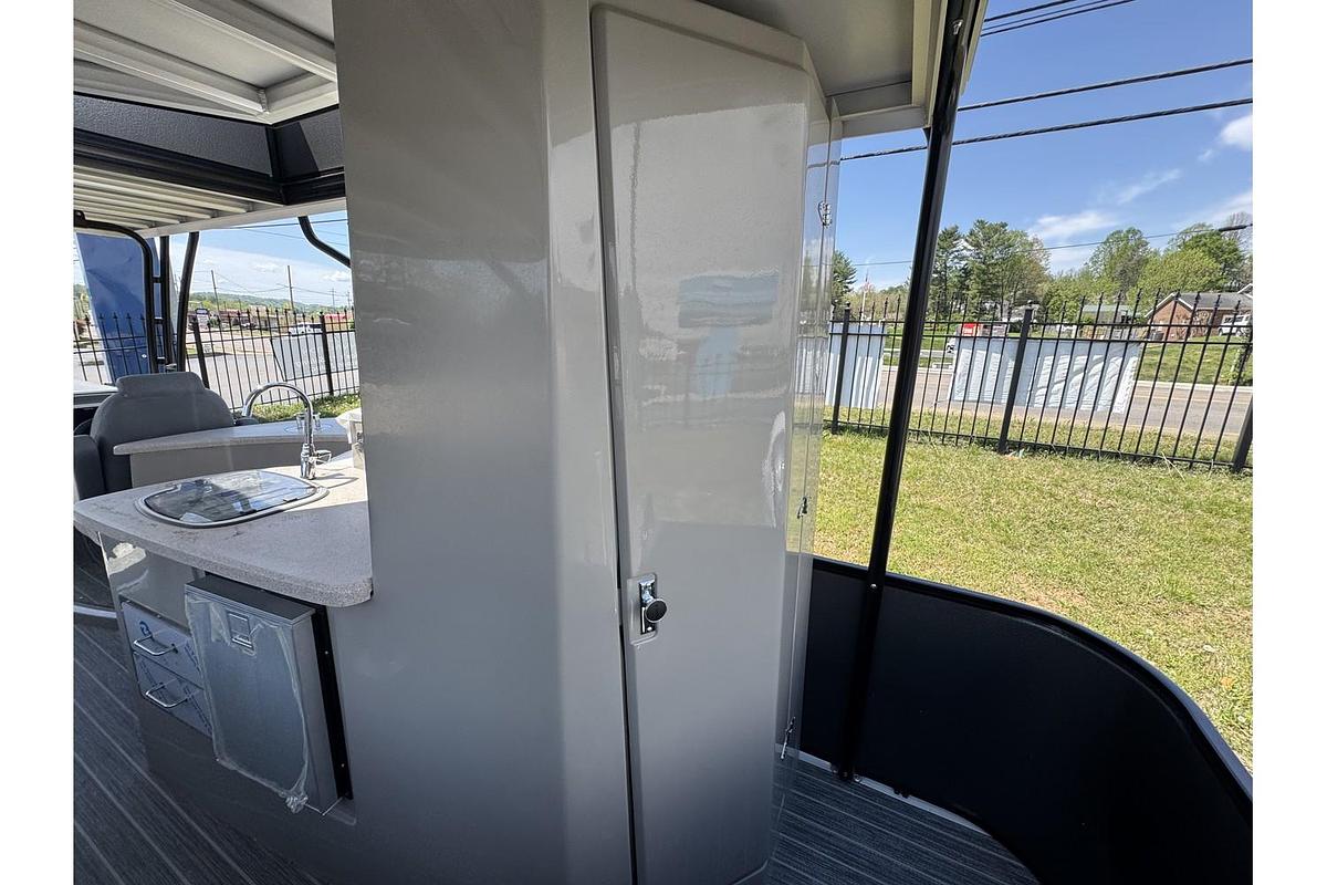 2025 Premier Escalante 330