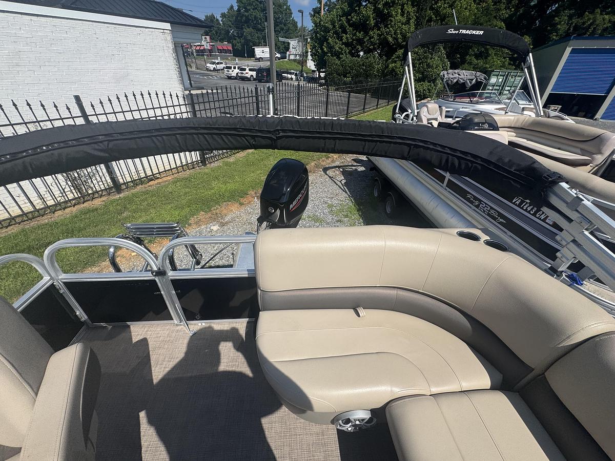 Used 2024 Sun Tracker Party Barge 16 DLX