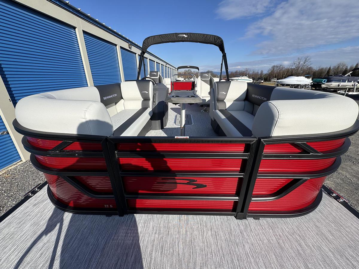 2026 Bennington 22 SSR-Tritoon