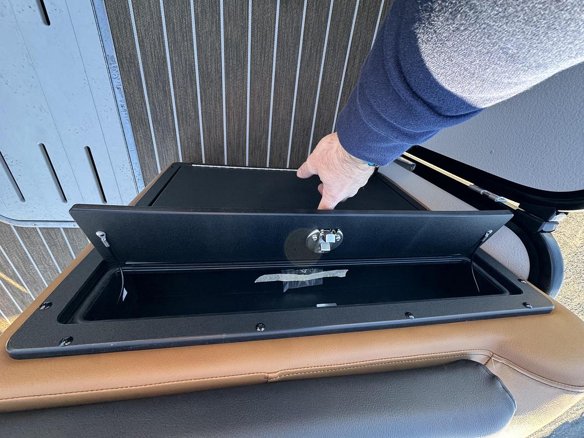 2026 Premier 230 SunSation RS (Rear Social)