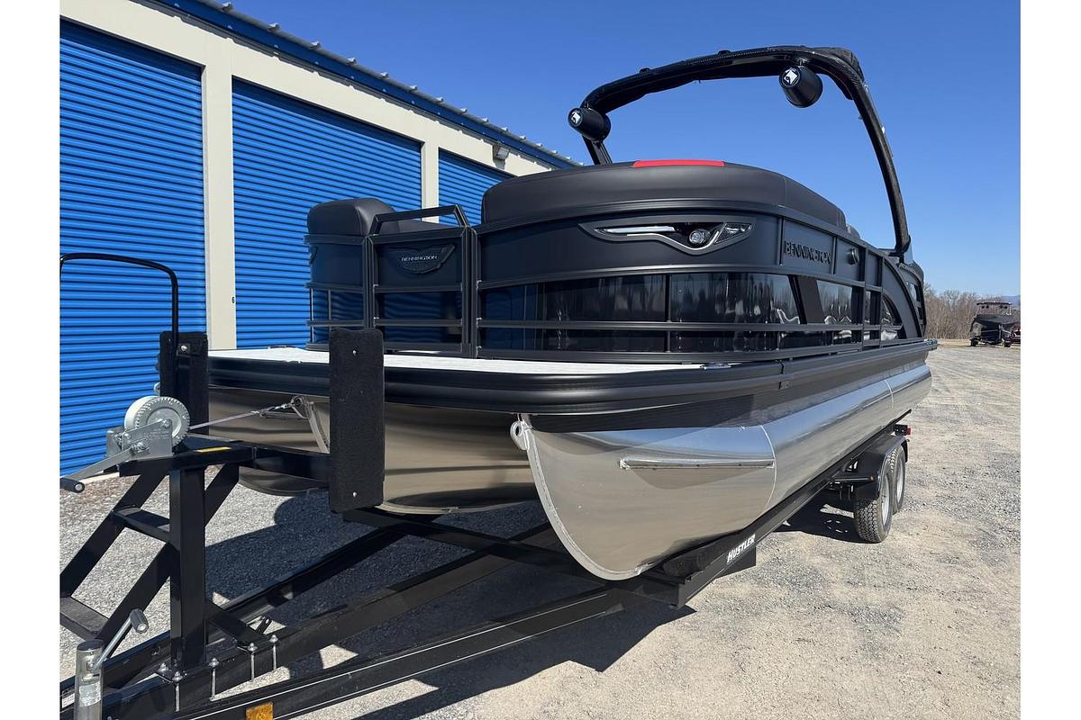 2025 Bennington 24 MFB