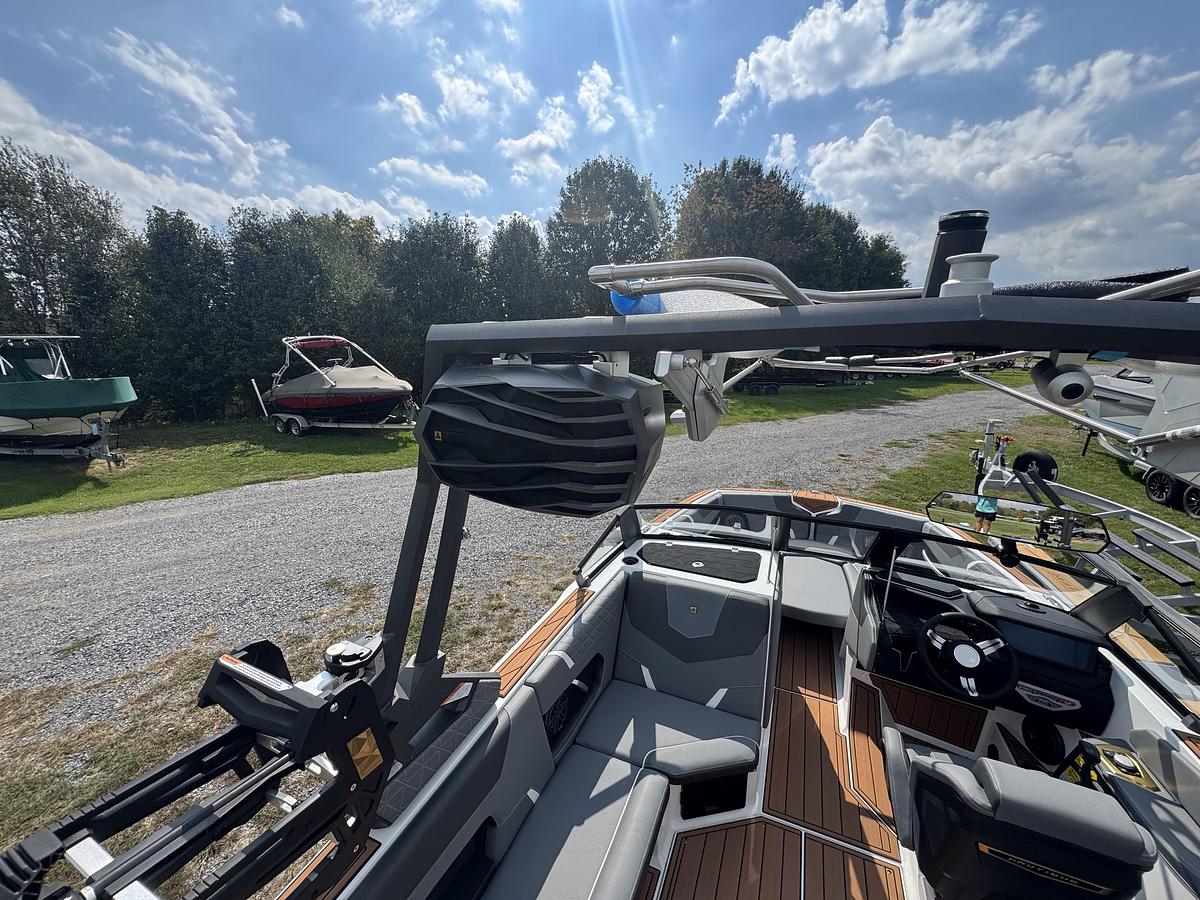2027 Nautique Super Air GS22