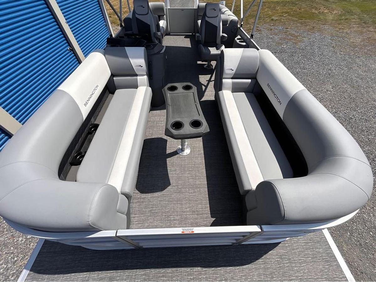 2025 Bennington 22 SSR-SPS