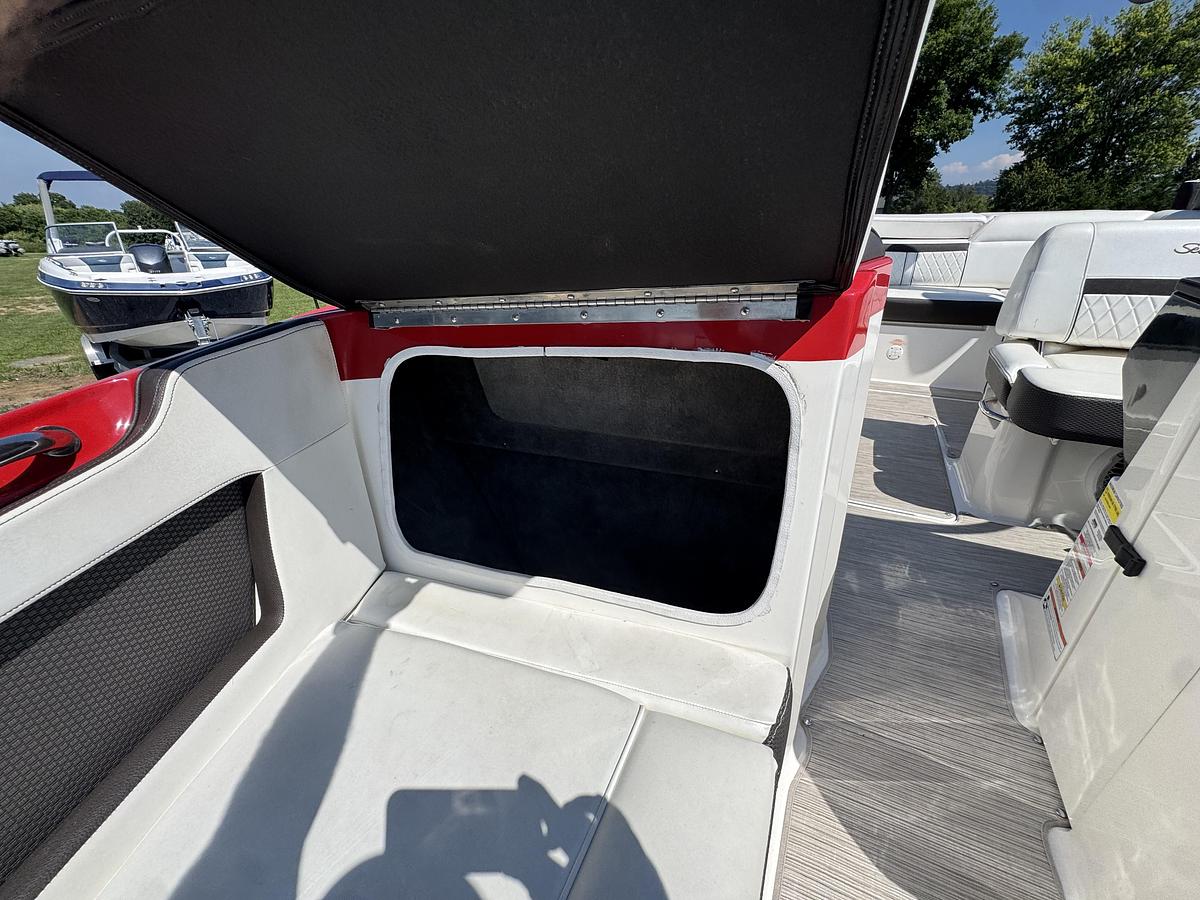 Used 2017 Sea Ray 230 SLX W