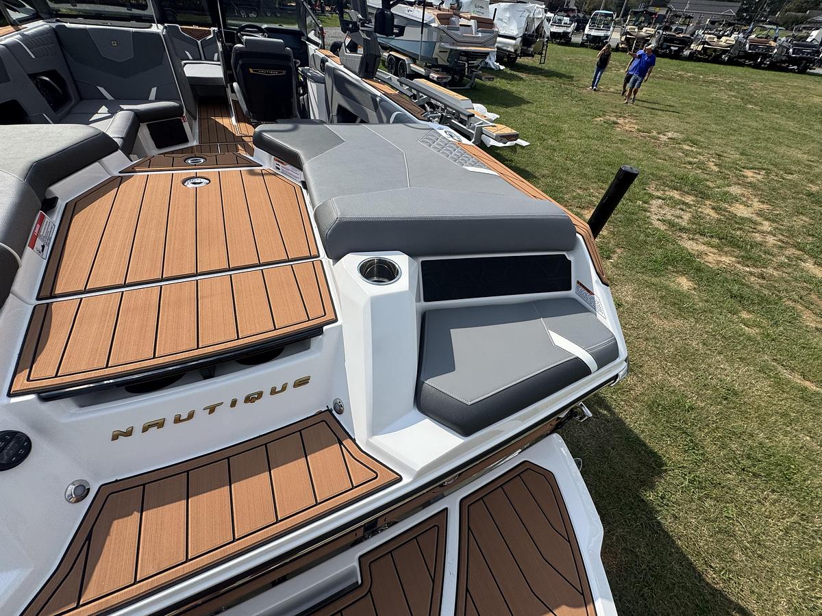 2027 Nautique Super Air GS22