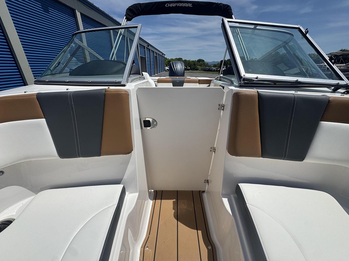 Used 2023 Chaparral 23 SSI Outboard
