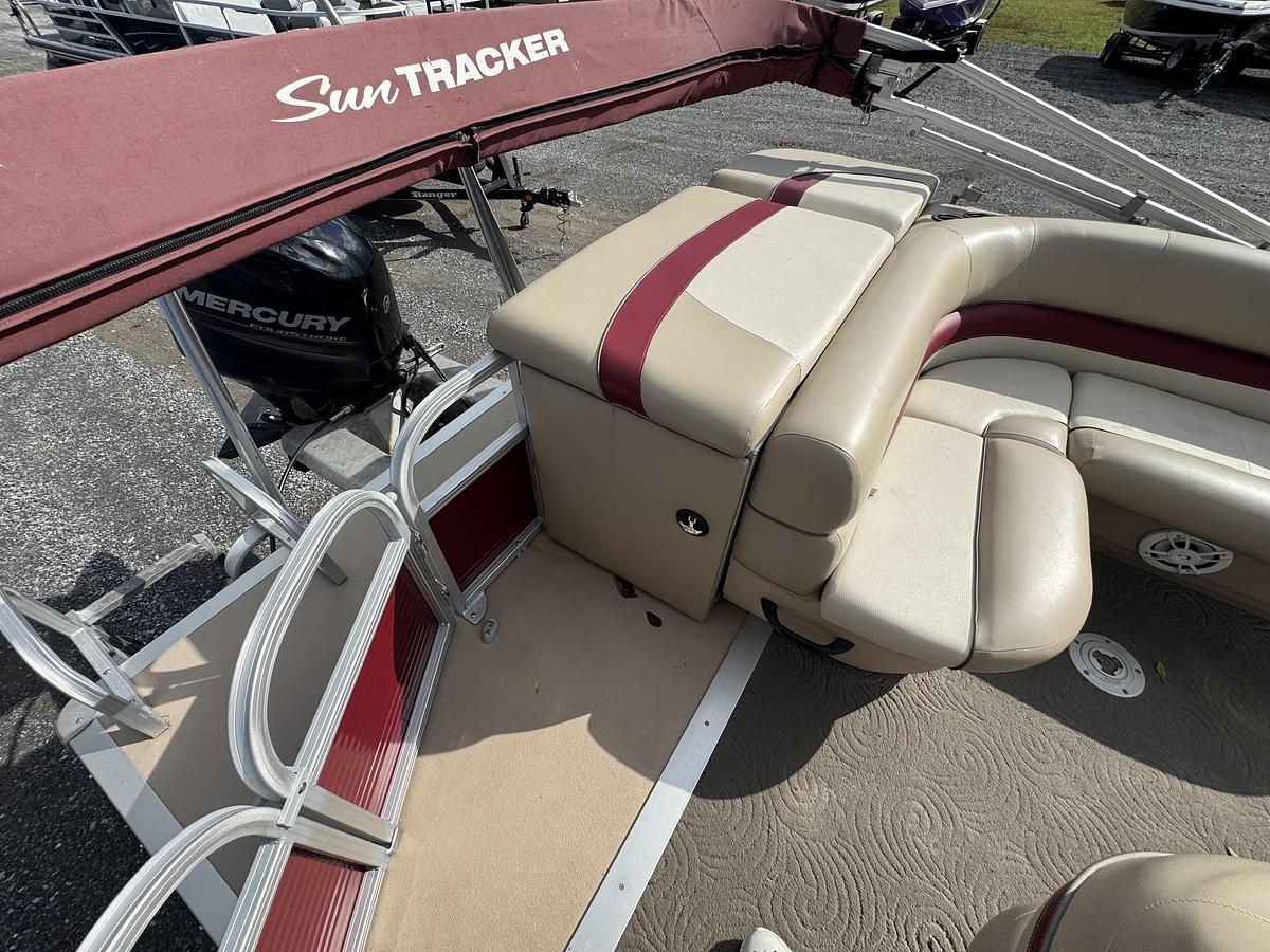 Used 2013 Sun Tracker Party Barge 22 DLX