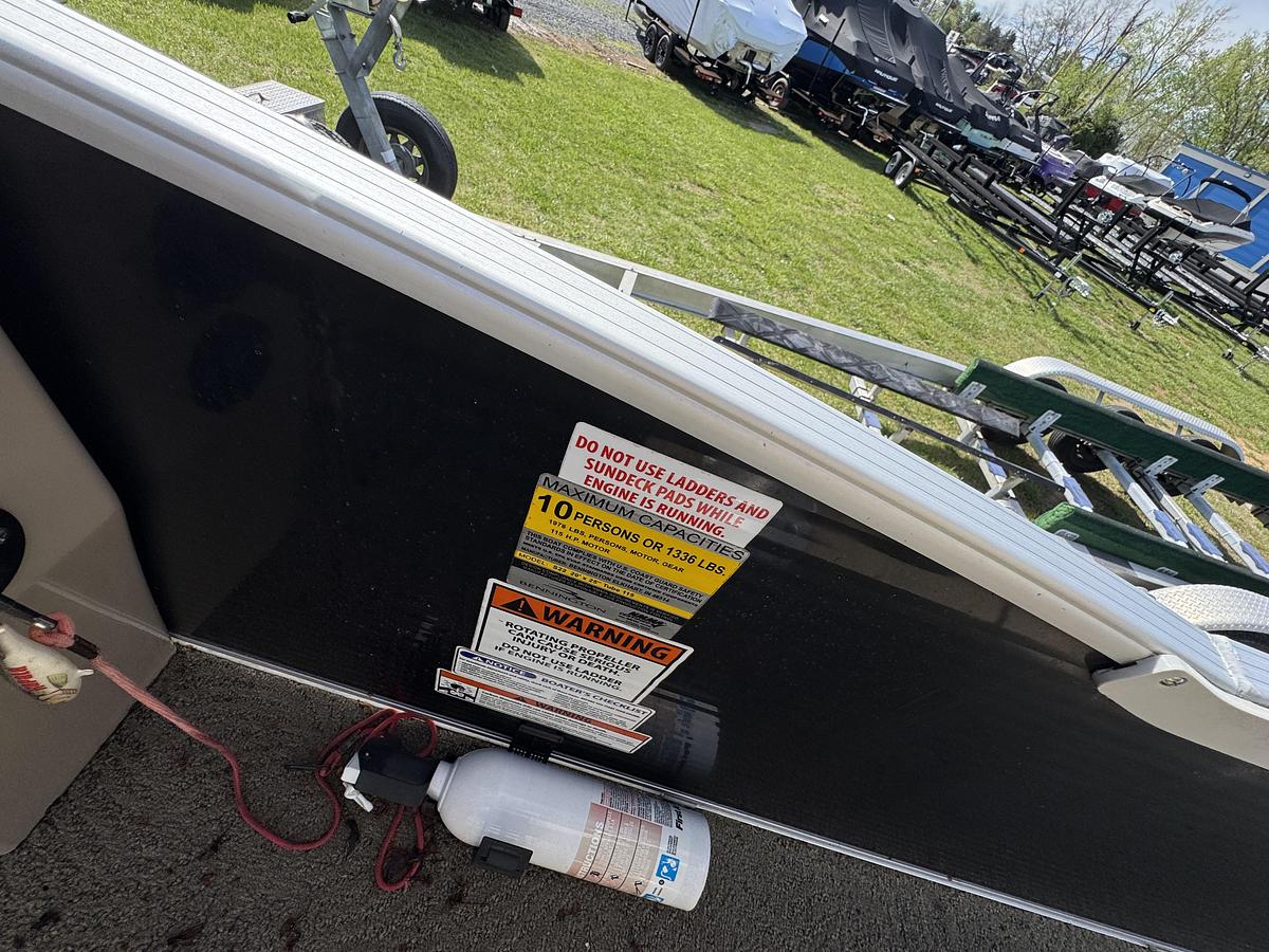 Used 2008 Bennington 22 SL