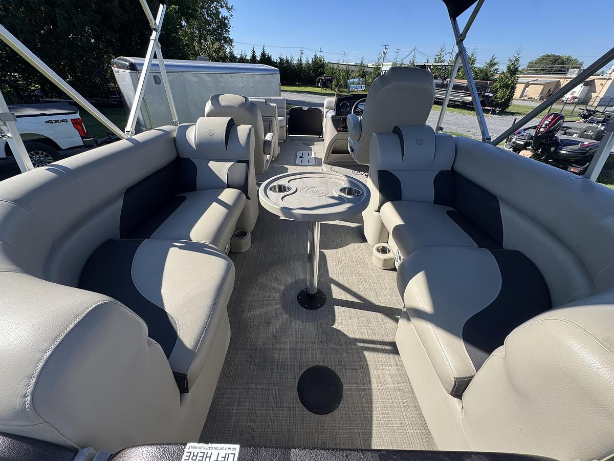 Used 2020 Premier 220 SunSpree RF