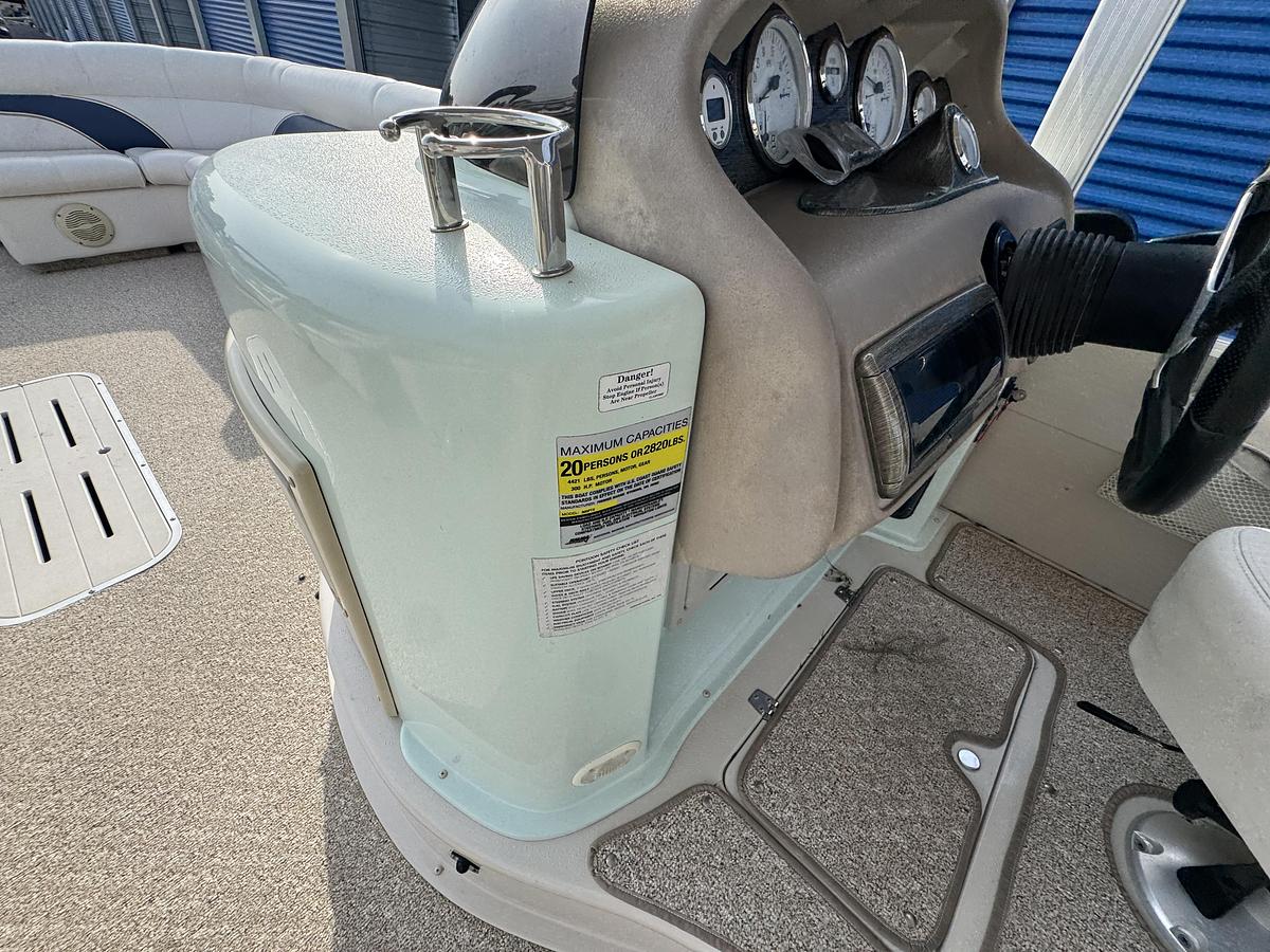 Used 2005 Premier 310 Boundary Waters UD