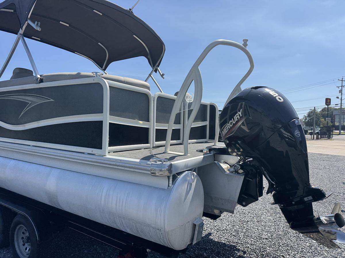 Used 2022 Premier Sunsation RF 230 CL