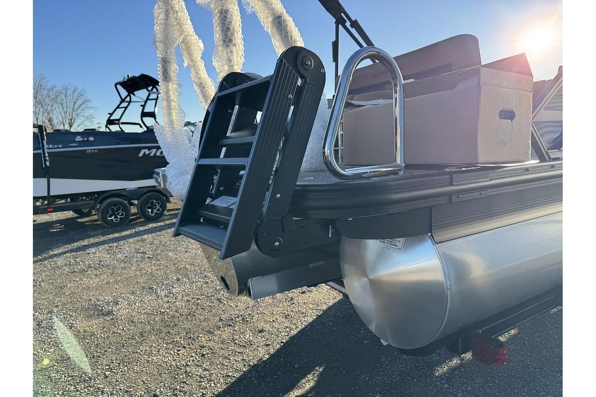 2025 Bennington 24 M Swingback