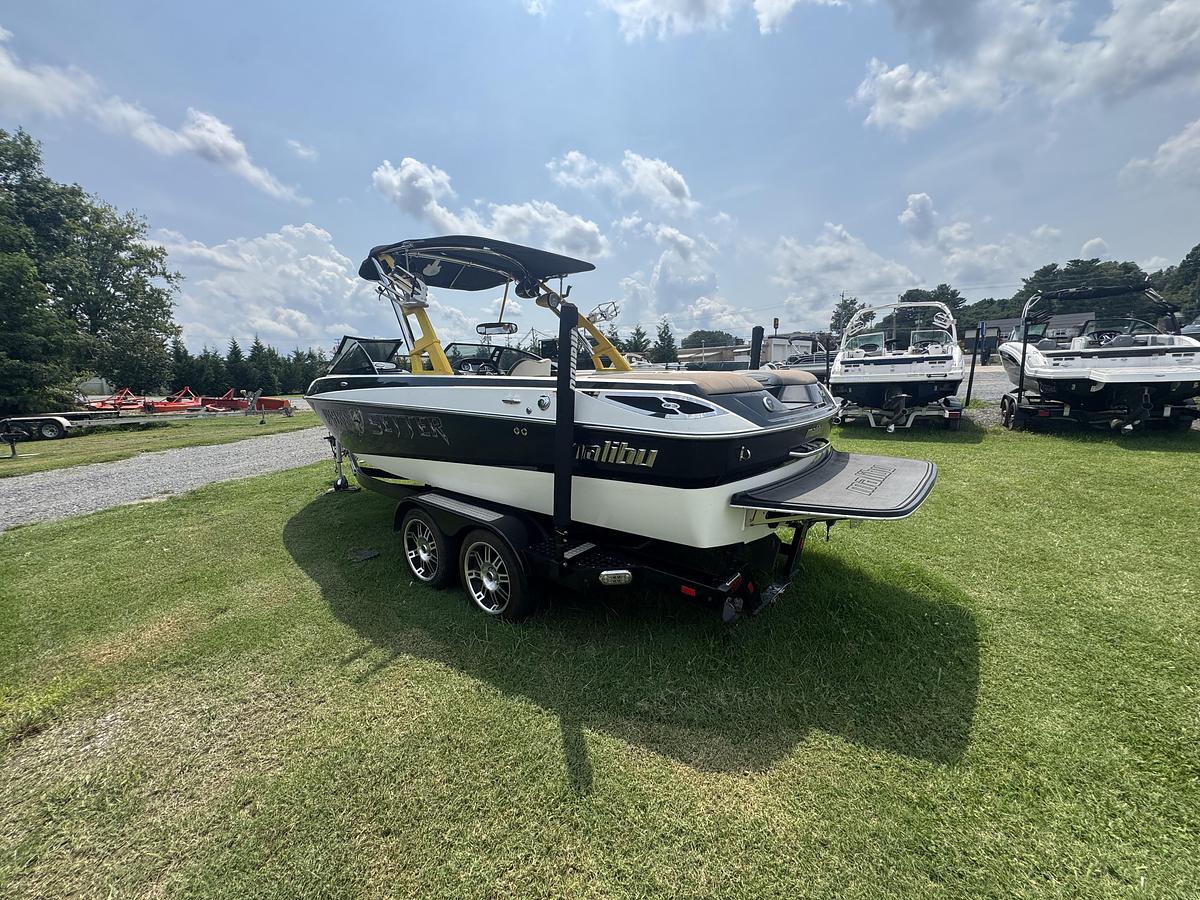 Used 2012 Malibu Wakesetter LSV