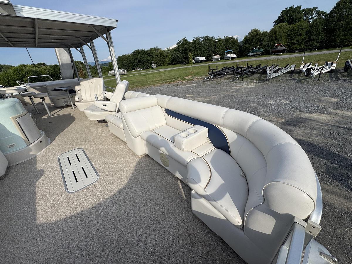 Used 2005 Premier 310 Boundary Waters UD