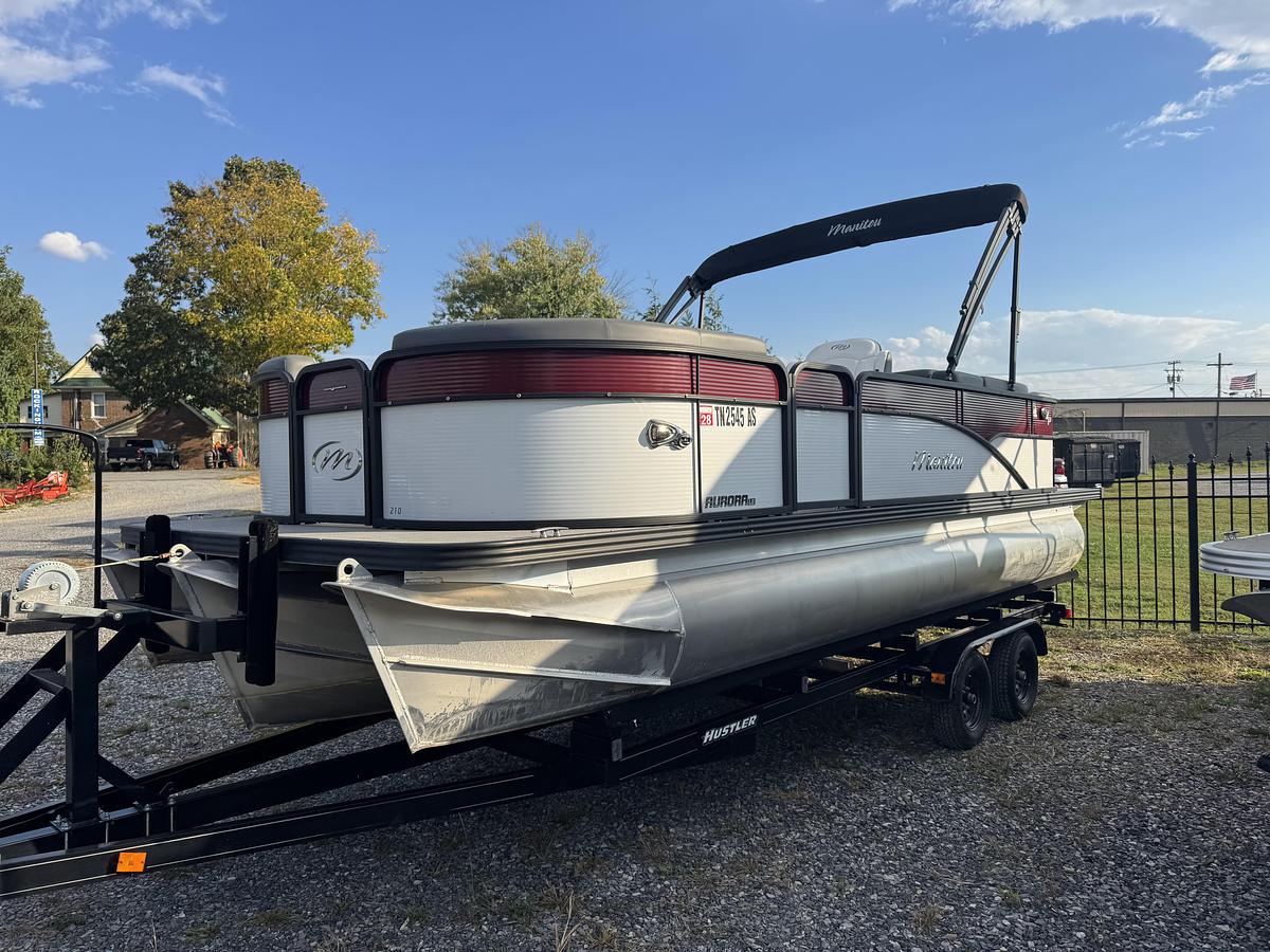 Used 2022 Manitou 21 Aurora LE RF VP