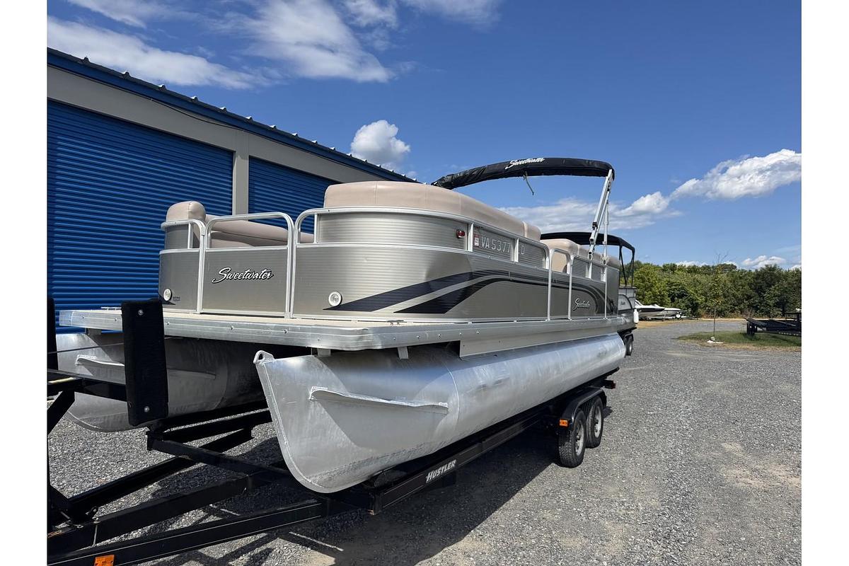 Used 2013 Sweetwater Sweetwater SW 2286